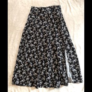 Flowy Floral Back & White Skirt